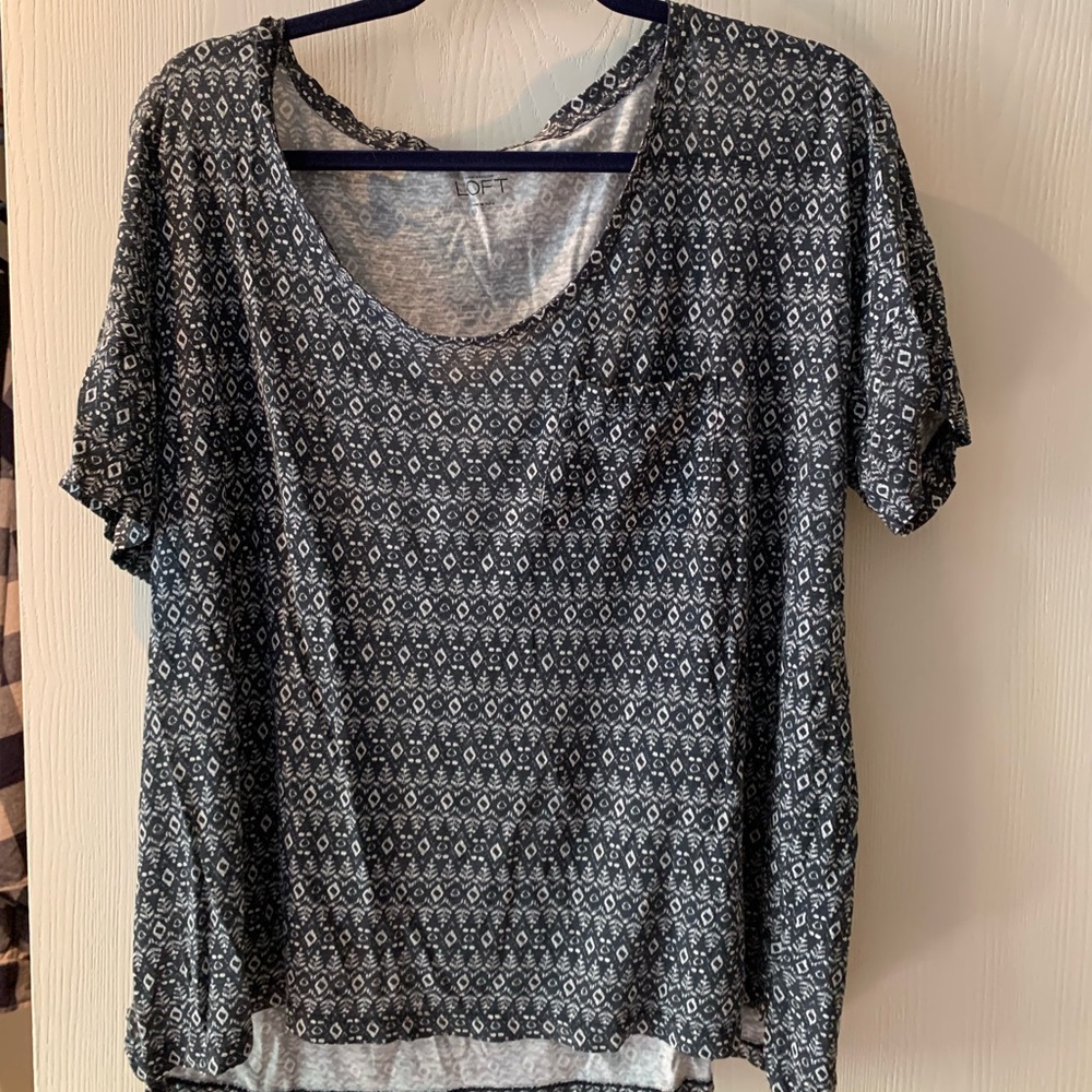 Ann Taylor LOFT Navy Patterned XL Top
